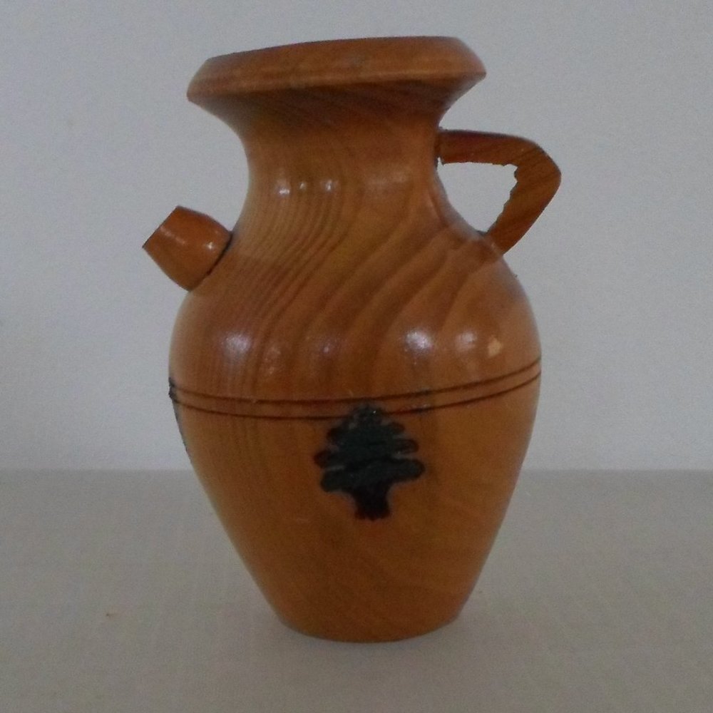 Cedar Wood Jug Décor
